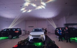Jaguar Land Rover Вестминстер первым в Красноярске представил новый Discovery пятого поколения