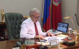 Александр Усс поздравил сотрудников организации "Спасатель" с 15-летием